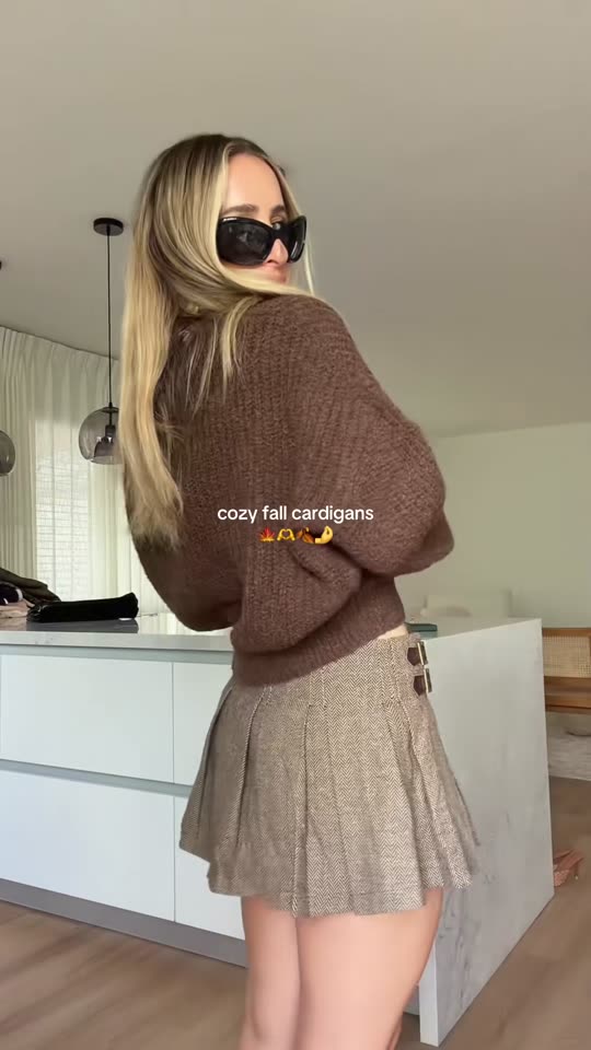 Love this cardi So much! Wearing a small But size up If you like it more oversiz