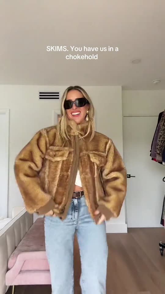 Screaming crying throwing up!! This jacket 🫠🫠