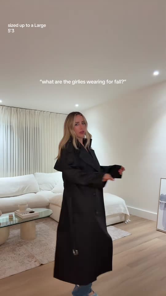 French coats button to the topppp