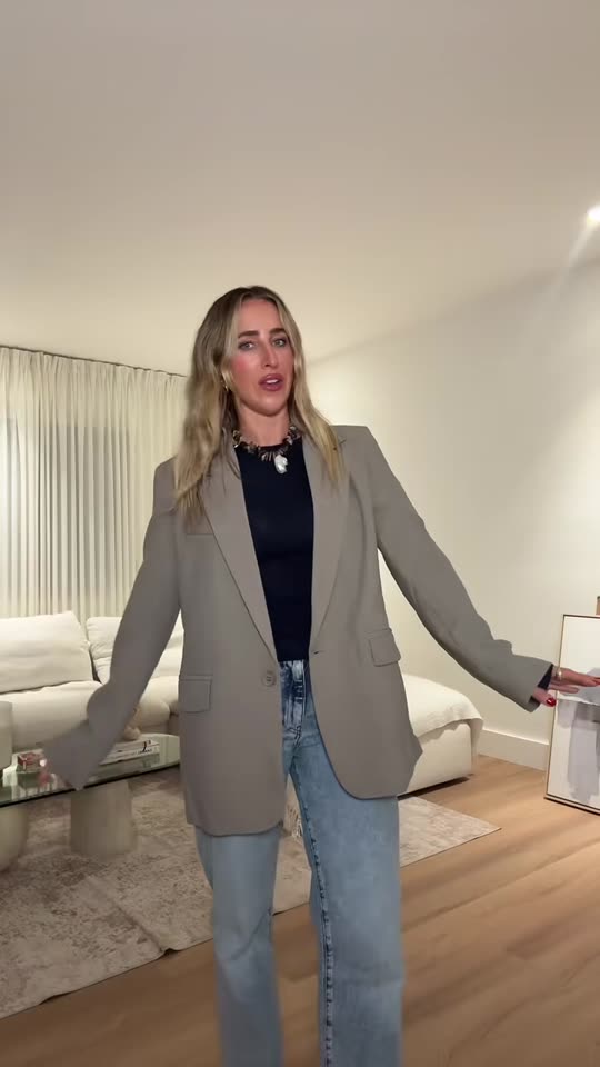 Cider blazer is a 20/10 it’s the best oversized fit! Wearing a medium